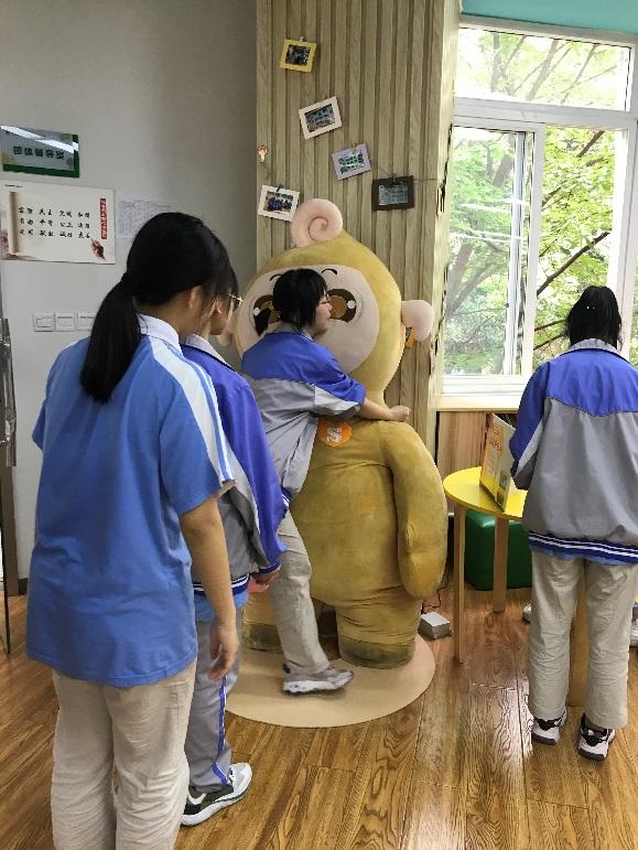 用“VR”视野，探校（三）！师大实外学生的心理健康，有保障！