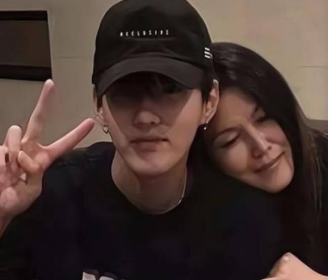 被封杀的四位明星现在过得怎么样,近一年被封杀的艺人