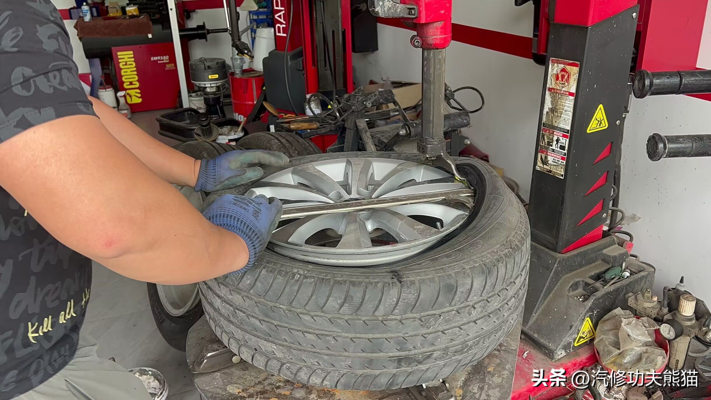 2017款大众迈腾10万公里烧机油,十年的迈腾怎么样后期维修费用