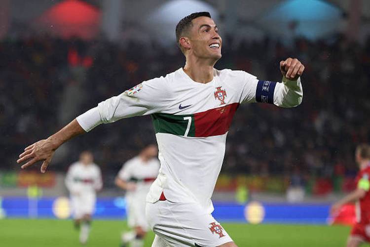 2018葡萄牙vs西班牙c罗的目光,c罗葡萄牙重新首发