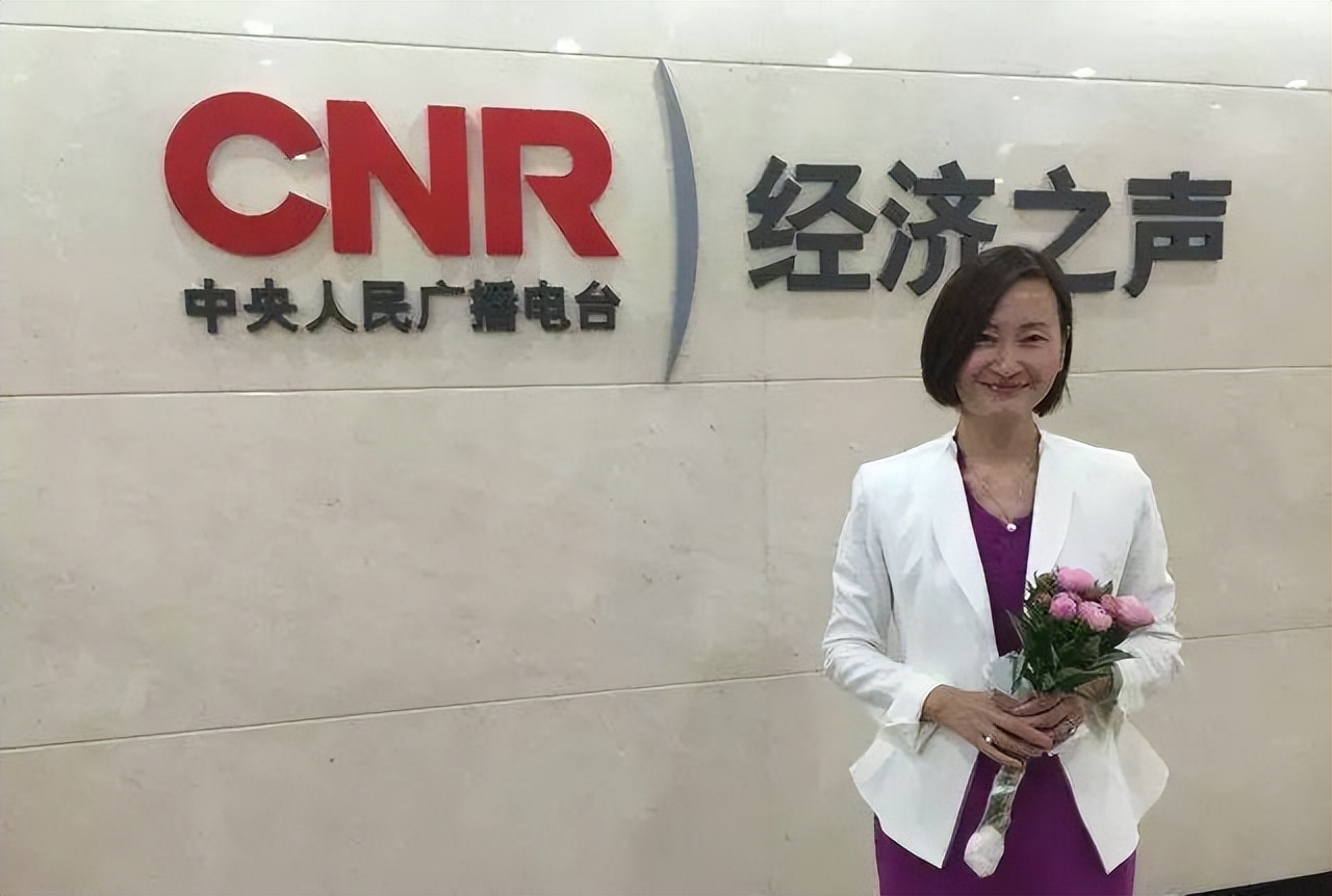 白岩松与妻子共事20多年,白岩松镇江女婿