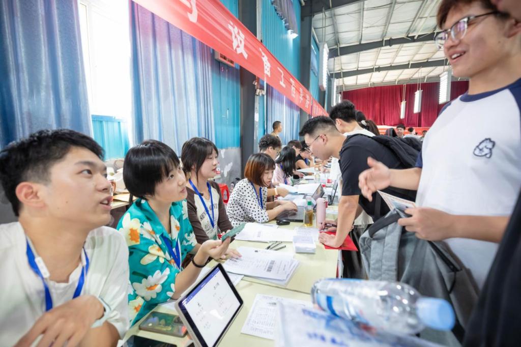 风好正扬帆图片,2018年湖北城市建设职业技术学院