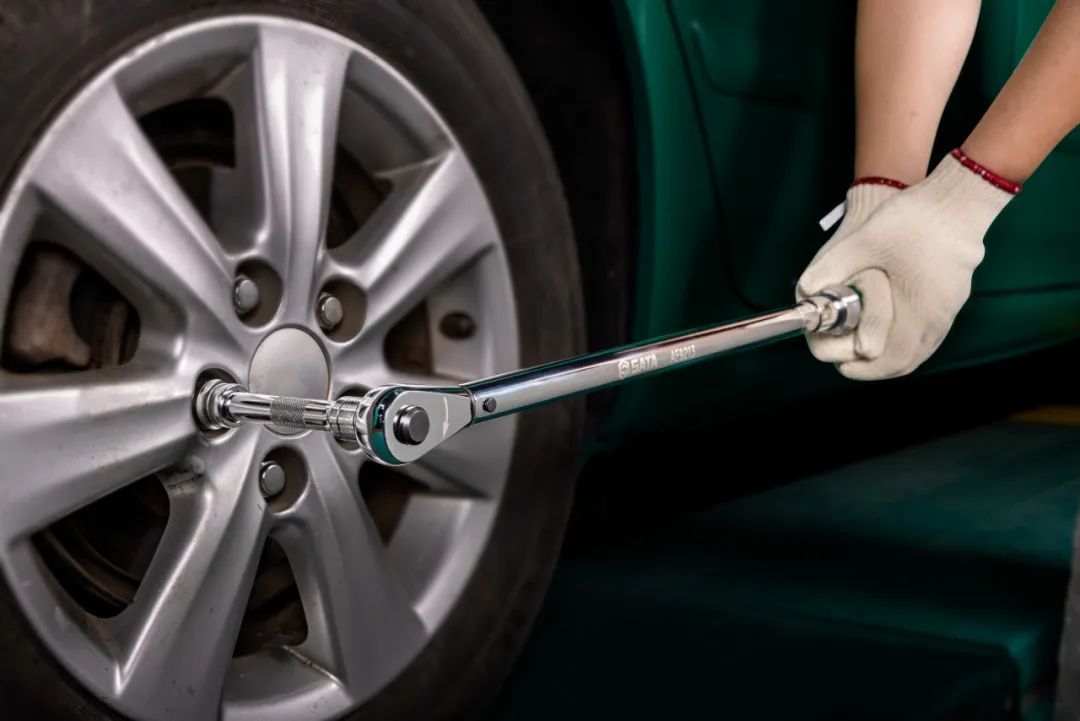 世达g系列预置式扭力扳手怎么调,世达1000n扭力扳手使用方法