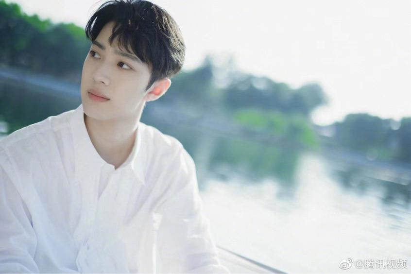 赖冠霖三格高清图片壁纸,赖冠霖高清三格壁纸