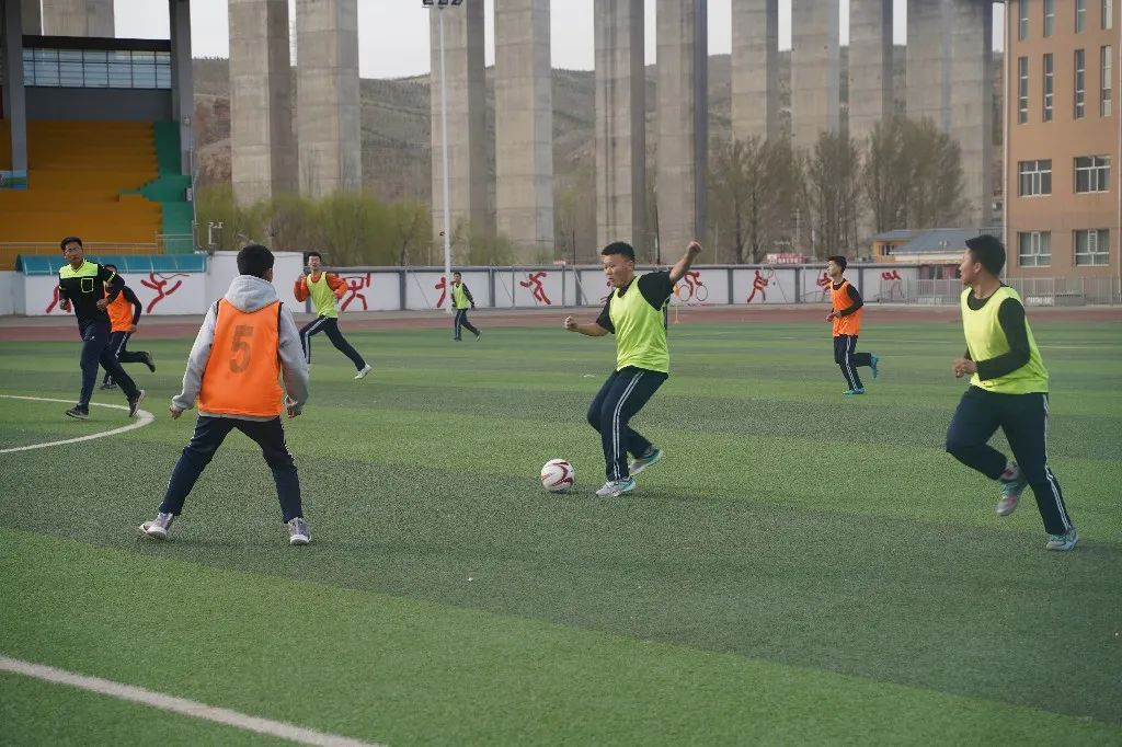 石榴籽紧紧抱公开课,石榴籽紧紧抱紧公开课大班