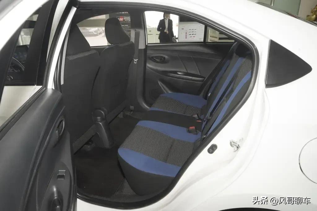 捷达桑塔纳威驰瑞纳哪个省油,威驰对比桑塔纳参数