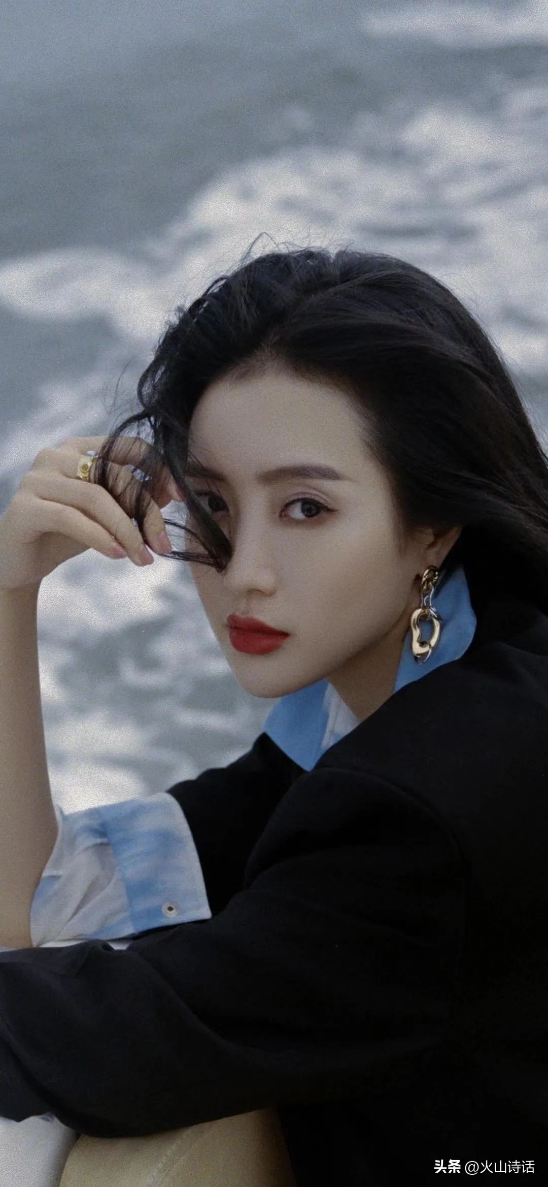 王梓薇：95后小花中的一颗新星，写真很甜很甜啊，太爱了！