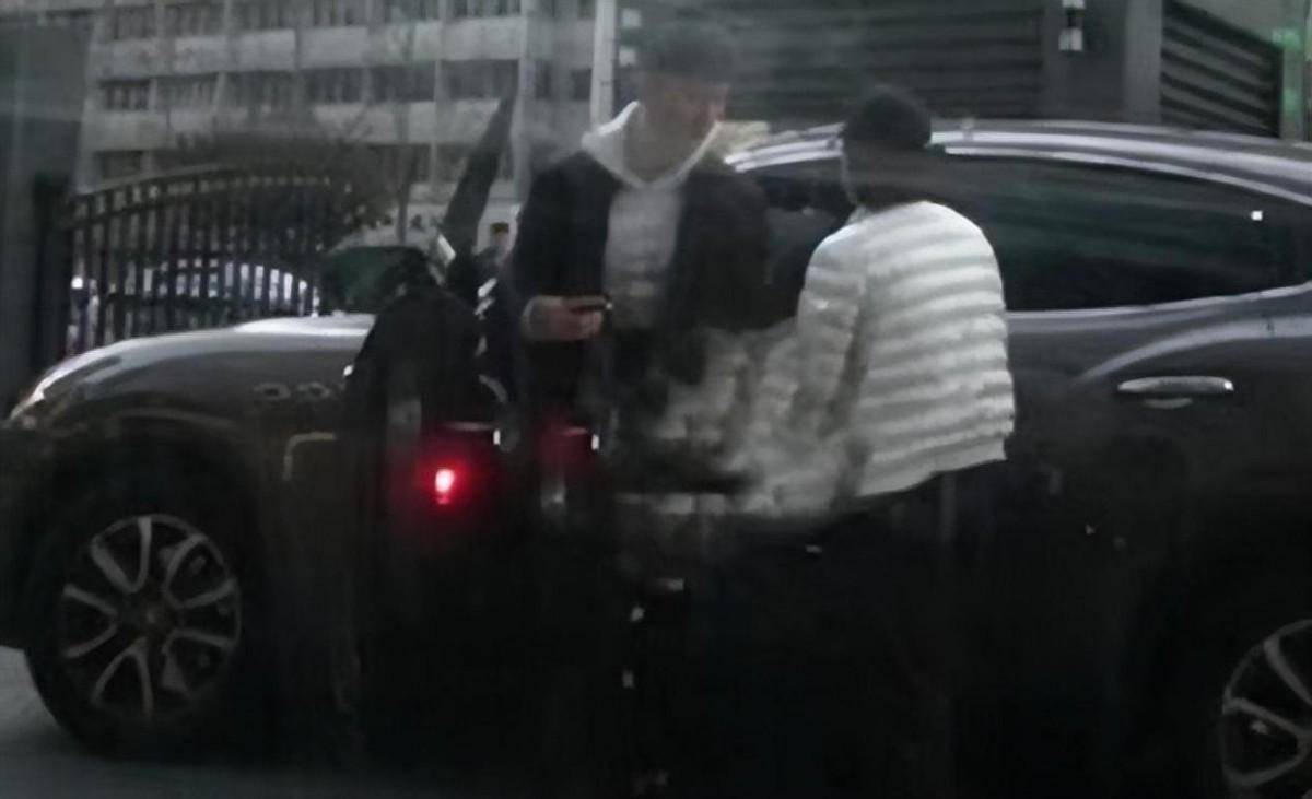 酒驾、卖假货、多次出轨，这4位“老艺人”晚节不保？