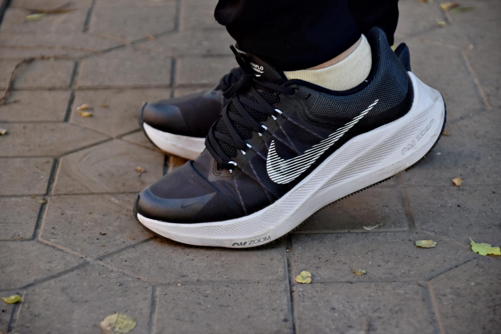 nike跑鞋winflo8女士,耐克zoomwinflo7真假