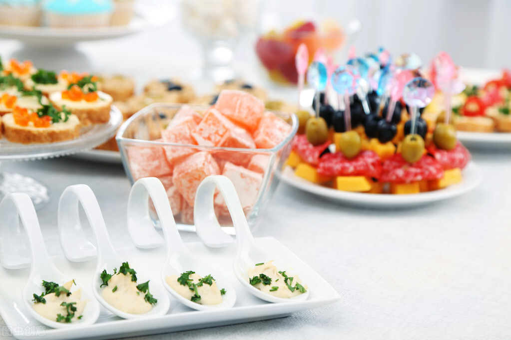 自己想开零食店是什么体验,自己开零食店不加盟去哪里进货