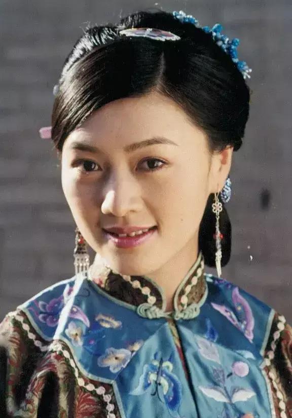 他二舅都是他舅，高桌子低板凳，金疙瘩银疙瘩还嫌不够，天在上地