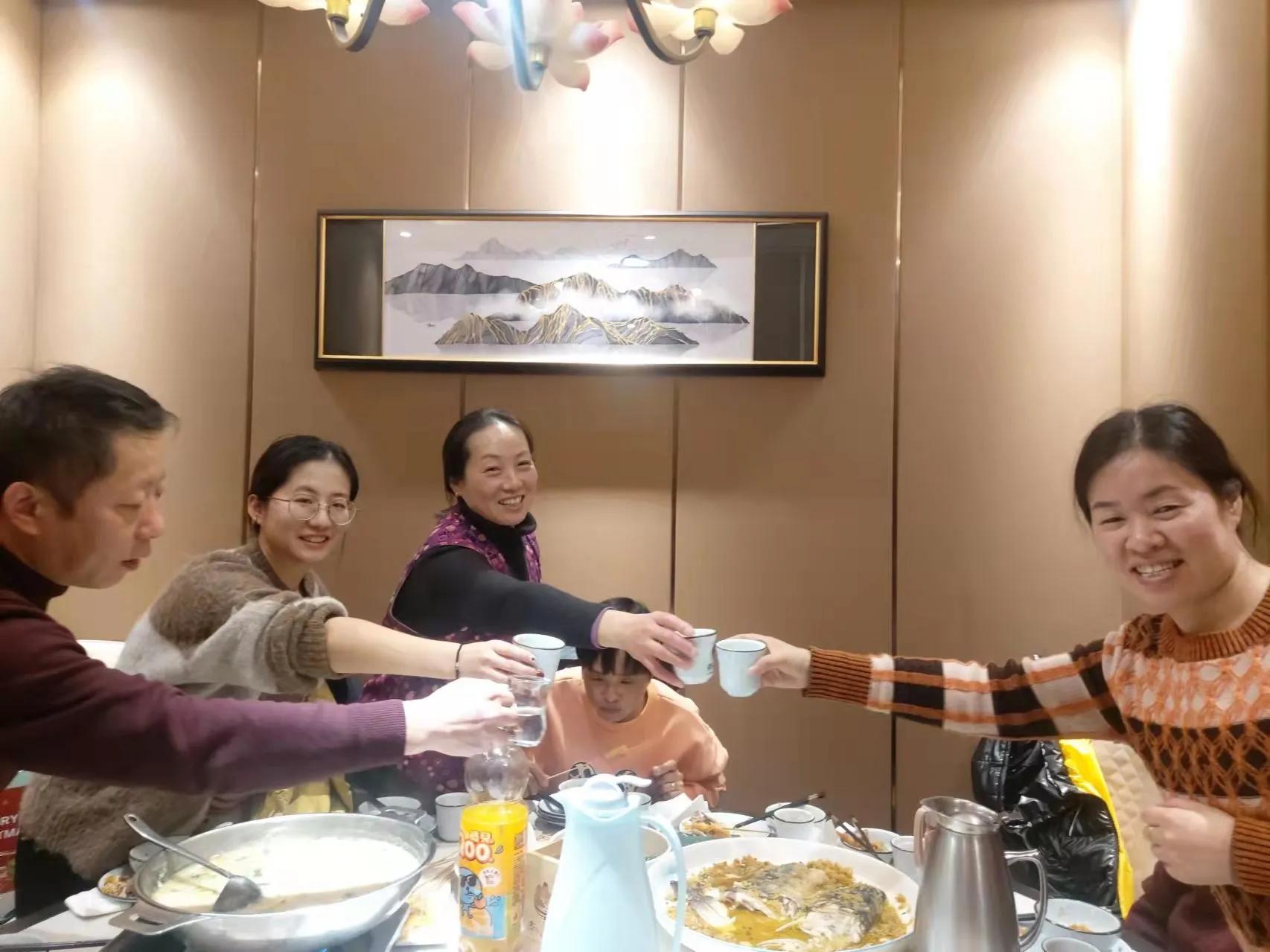 长辈微信群聊名称,自己的家人微信群聊昵称