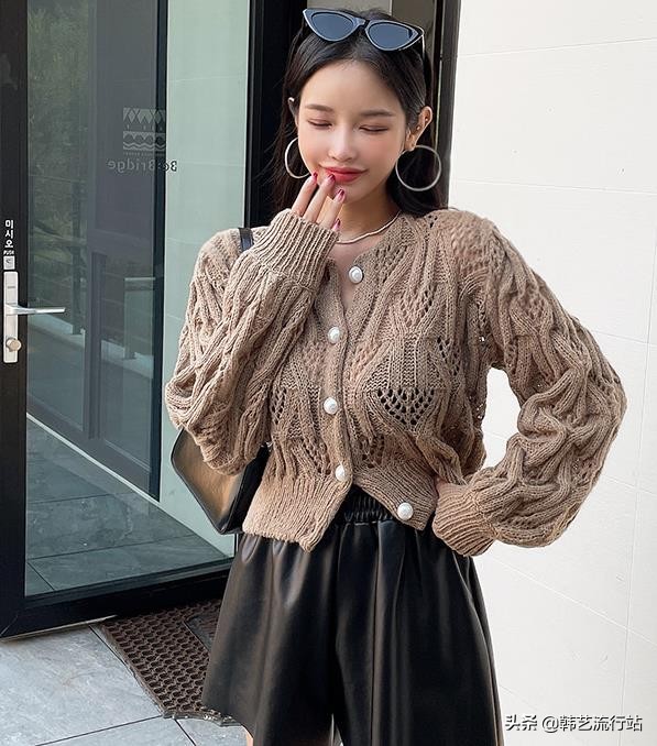 童装宽松毛衣最新款,今年女童装最流行毛衣的款式