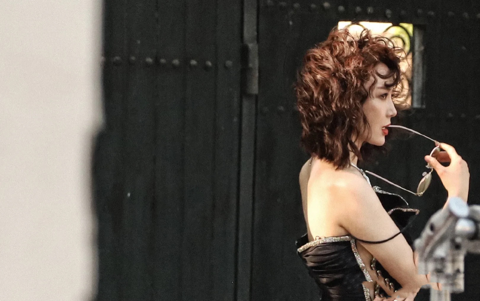 陈数时尚写真百变造型气场十足,帅姐姐陈数穿黑色西装