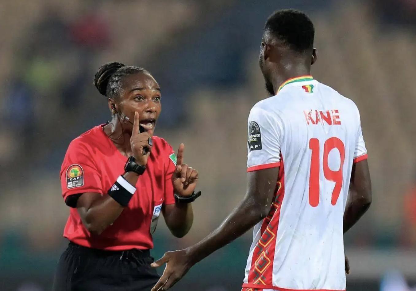 女性裁判十大美女,世界杯首位6个女裁判