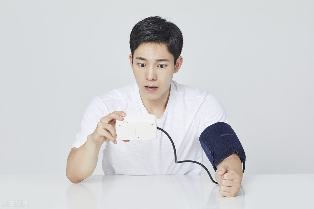 25岁有轻度高血压应该怎么预防,中青年高血压如何治疗最合适