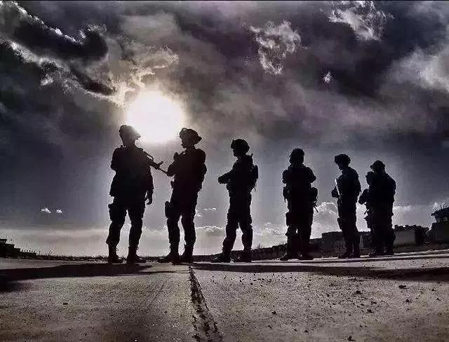 孩子在部队当兵有哪些不能问,孩子当兵去了政府有什么优惠政策