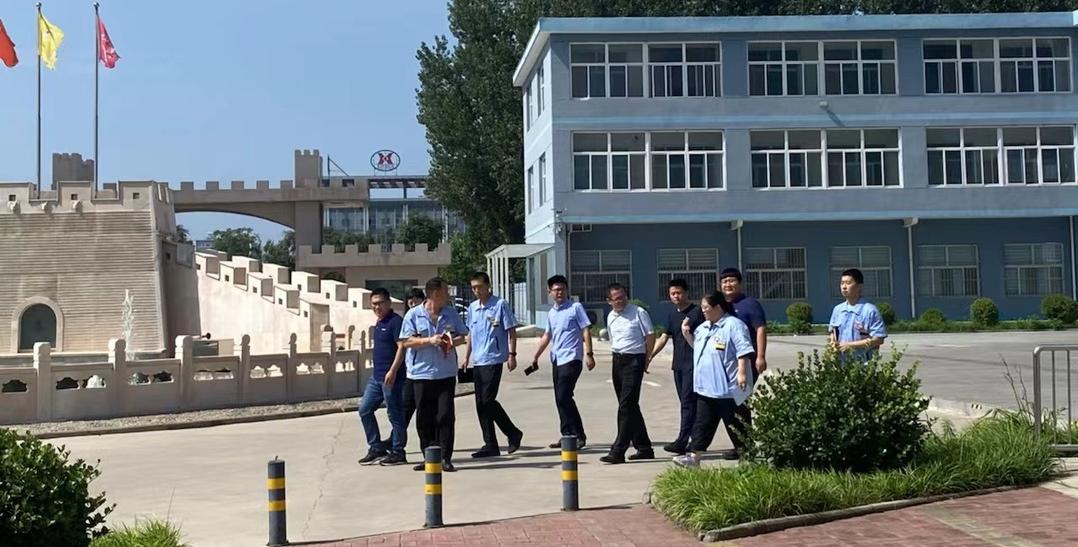 随着疫情稳定各地正加快复工复产,疫情防控暨安全生产工作推进会