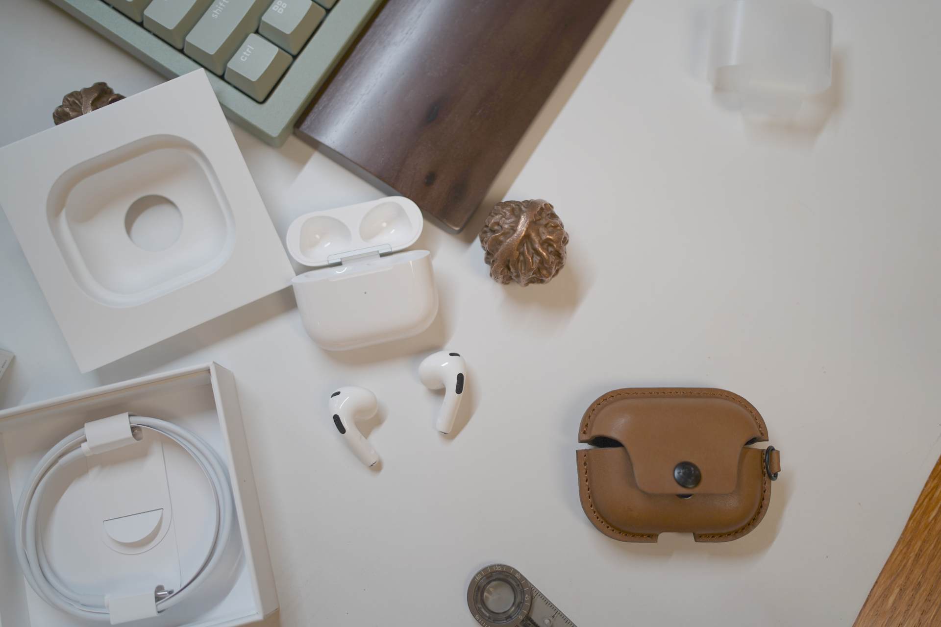 现在入手iphone13值不值得,现在入手iphone13值不值