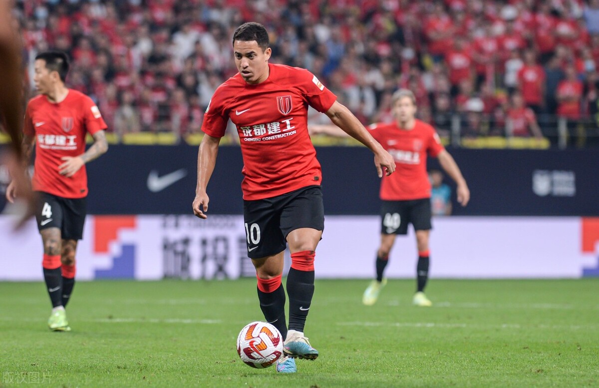 国足成都蓉城球员,国足首发出炉武磊搭档艾克森