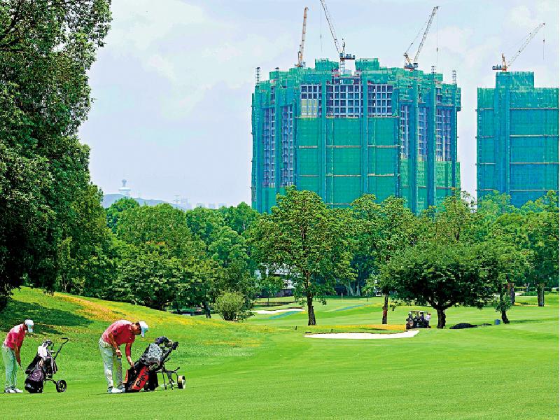 为何港英*瑰园玫**计划效率高？香港“利益固化藩篱”对内地问题更大