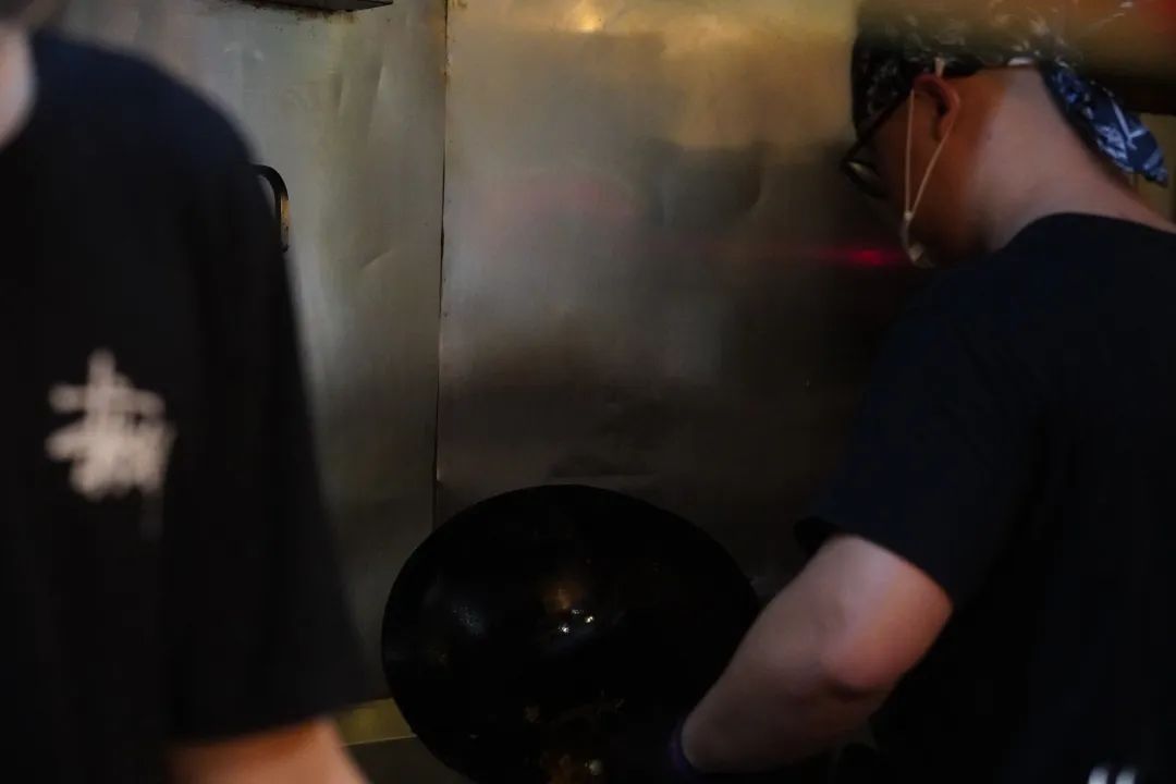 鐝犳捣閲戞咕鐙肩墮闈㈠潑,鐙肩墮闈㈠潑鐝犳捣