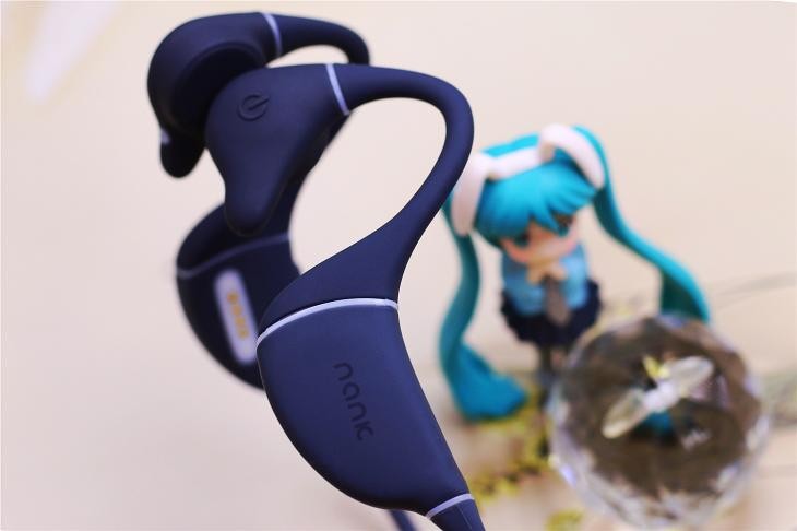 长期戴耳塞式耳机耳朵不舒服,戴耳机开始降噪耳朵不舒服