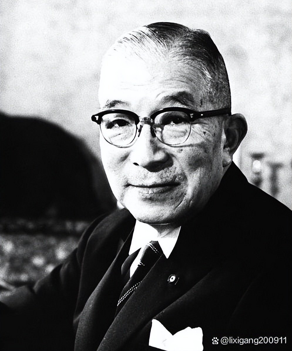 鸠山由纪夫：出身显赫，首位民主*党**首相，祖父是首位自民*党**籍首相