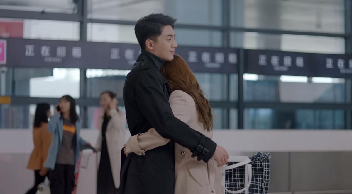 《请叫我总监》：谭松韵的皱纹，*冰白**的眼袋，这部剧的滤镜好真实