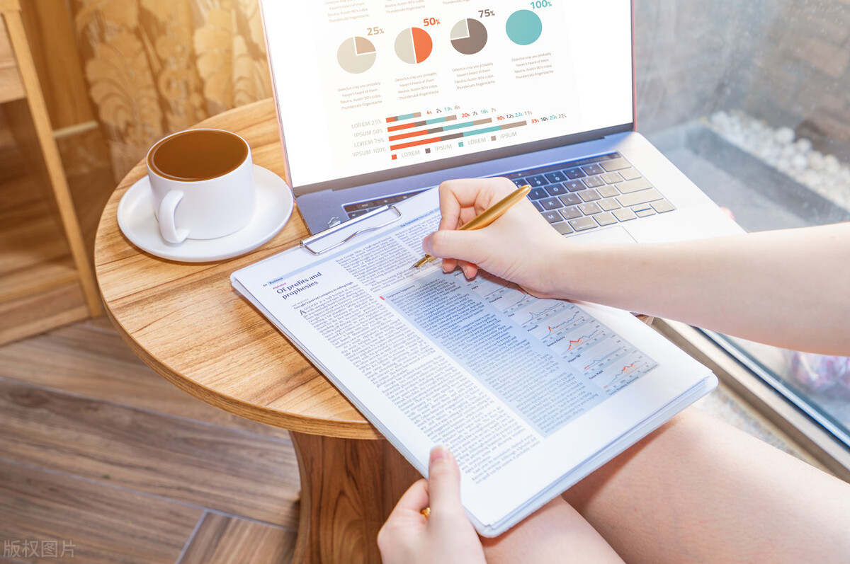 电脑重启后就卡屏,电脑重启后运行软件很卡