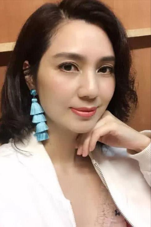 洪欣张丹峰官宣离婚视频,洪欣张丹峰官宣离婚评论