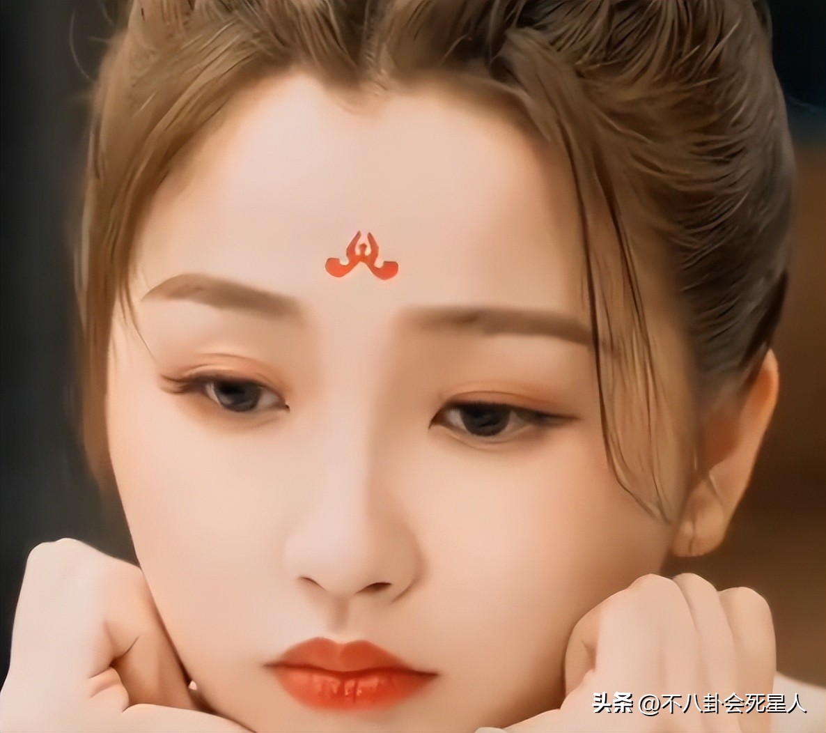 假双眼皮的明星,明星的假脸