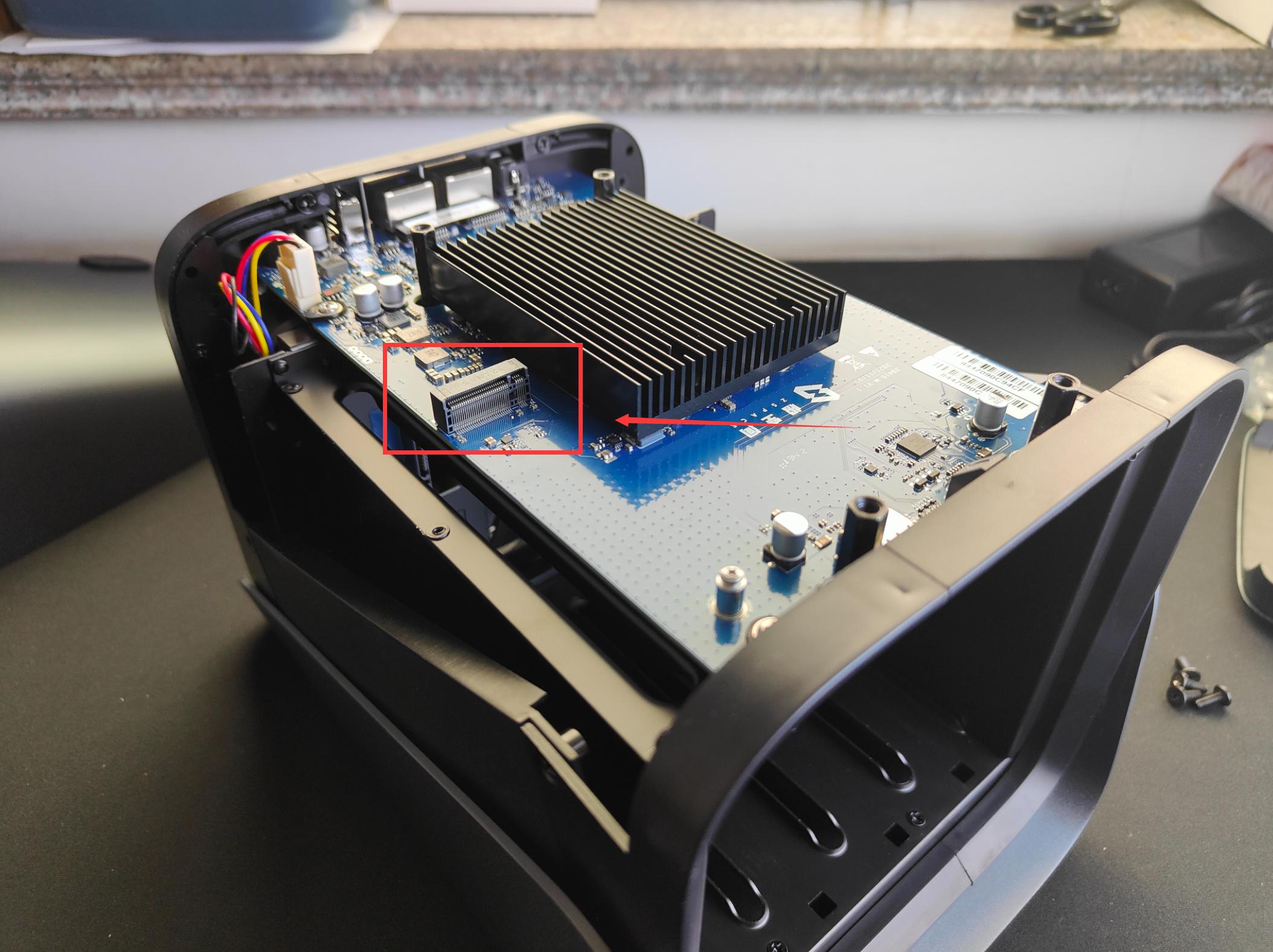 简单易用专治花里胡哨的NAS！小姐姐实测极空间新Z4！附微信备份