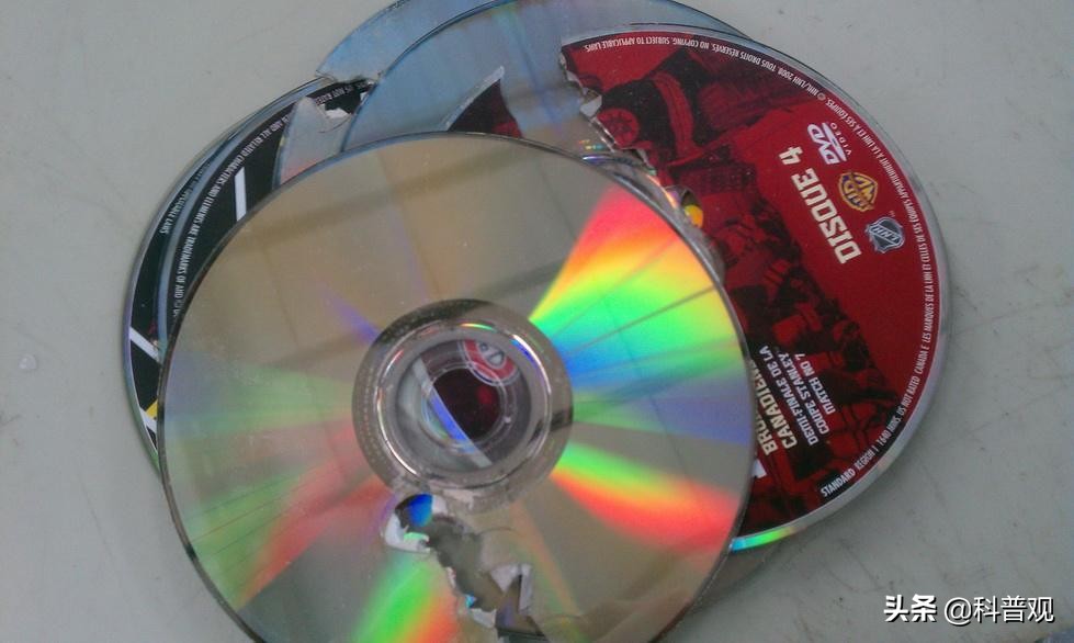 为啥还有人在收旧DVD光盘，废旧光盘有何价值？有人靠它年入20万