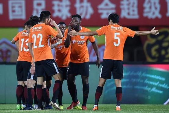 中超武汉三镇对深圳,中超武汉三镇击败广州城