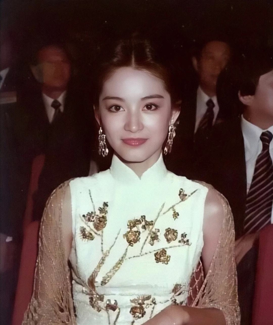 林青霞和莫言聚会,林青霞邀莫言到家中做客