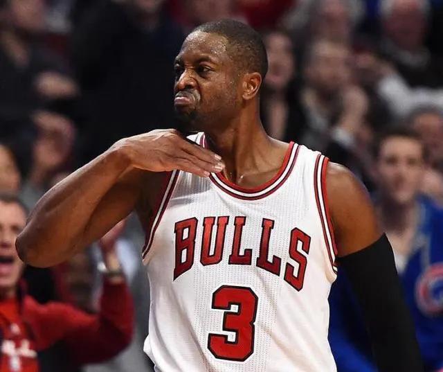 c罗闭嘴手势,c罗隔空挑战韦德