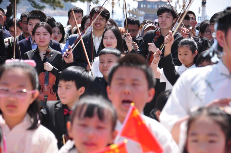 “青青之岛，爱乐之城”第十三场小提琴快闪活动精彩上演