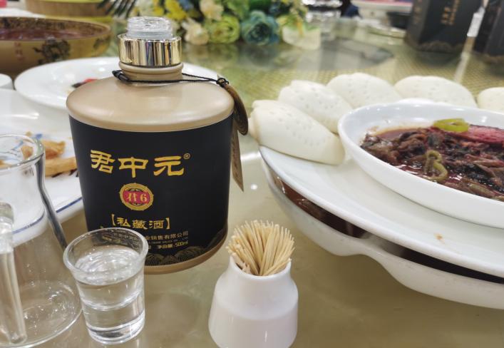 红星二锅头蓝瓶和绿瓶的怎么选,红星二锅头蓝瓶53有一股味道