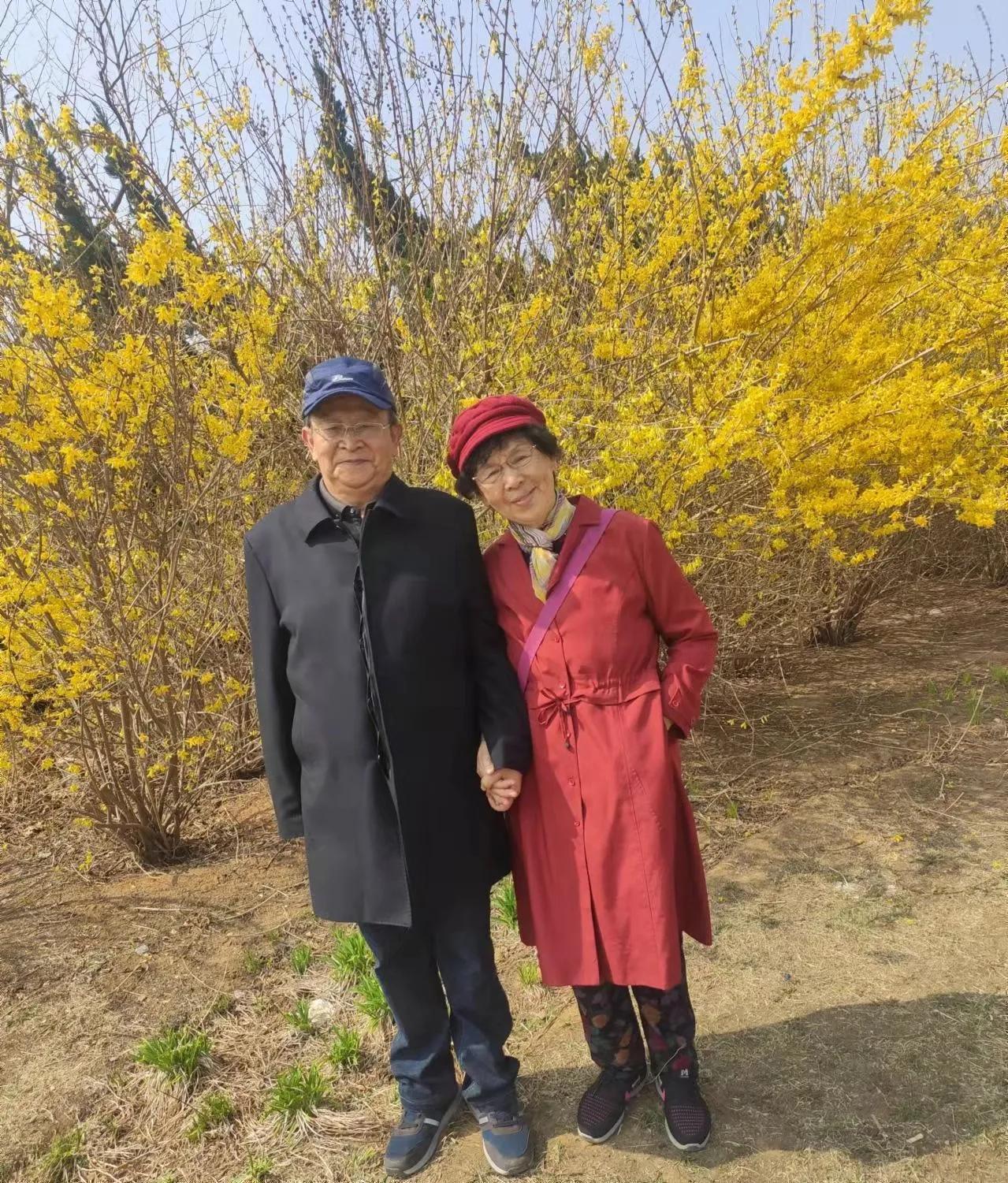 原创微型散文诗：乐与春天合影爱与快乐同行