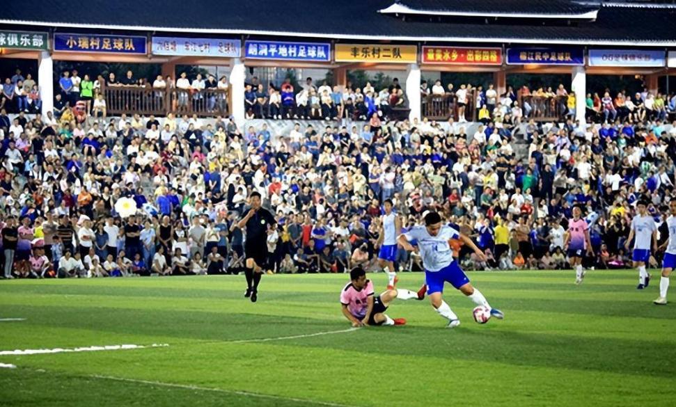 董路怒批村超球队业余,董路足球报文章