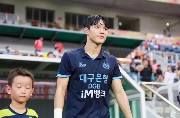 小狼狗10块腹肌,小狼狗的腹肌