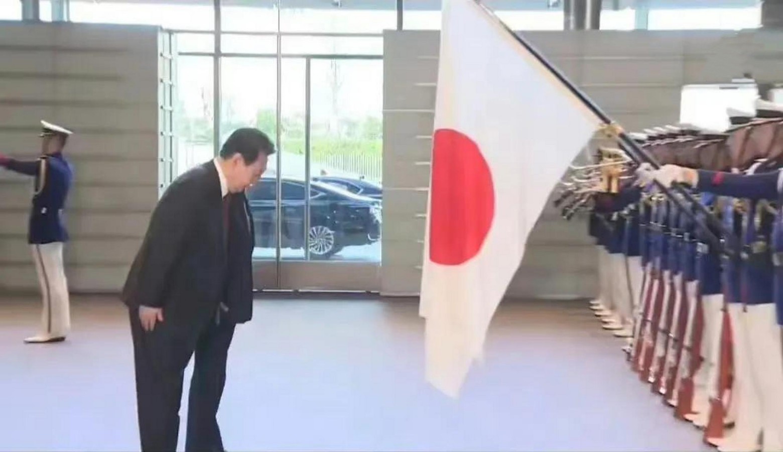 倒逼中国尊重大韩！最大韩媒在华“宣战”被全网痛骂：狗不配上桌