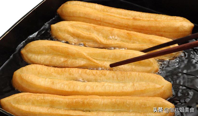油条专用面粉炸油条的方法,炸蓬松酥脆油条到底加不加酵母