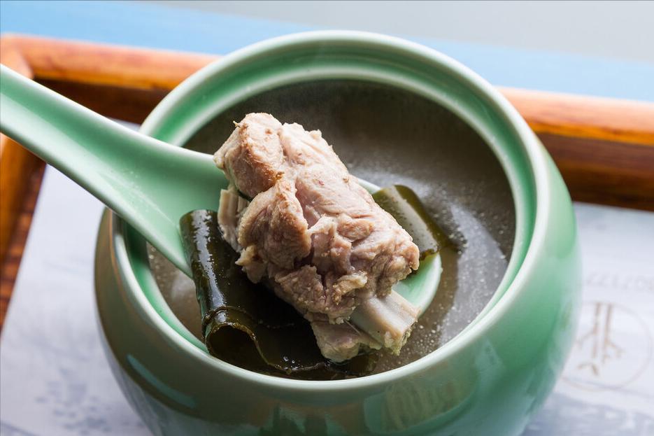 炖骨头汤放盐和味精吗,炖骨头汤放什么调料好吃