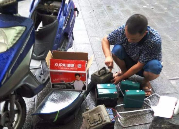 电动车电池鼓包是充电器的问题吗,电动车电池鼓包了是什么原因