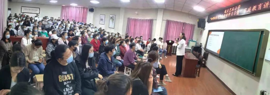 心中有梦眼中有光脚下有行动,心中有梦眼里有光脚踏实地