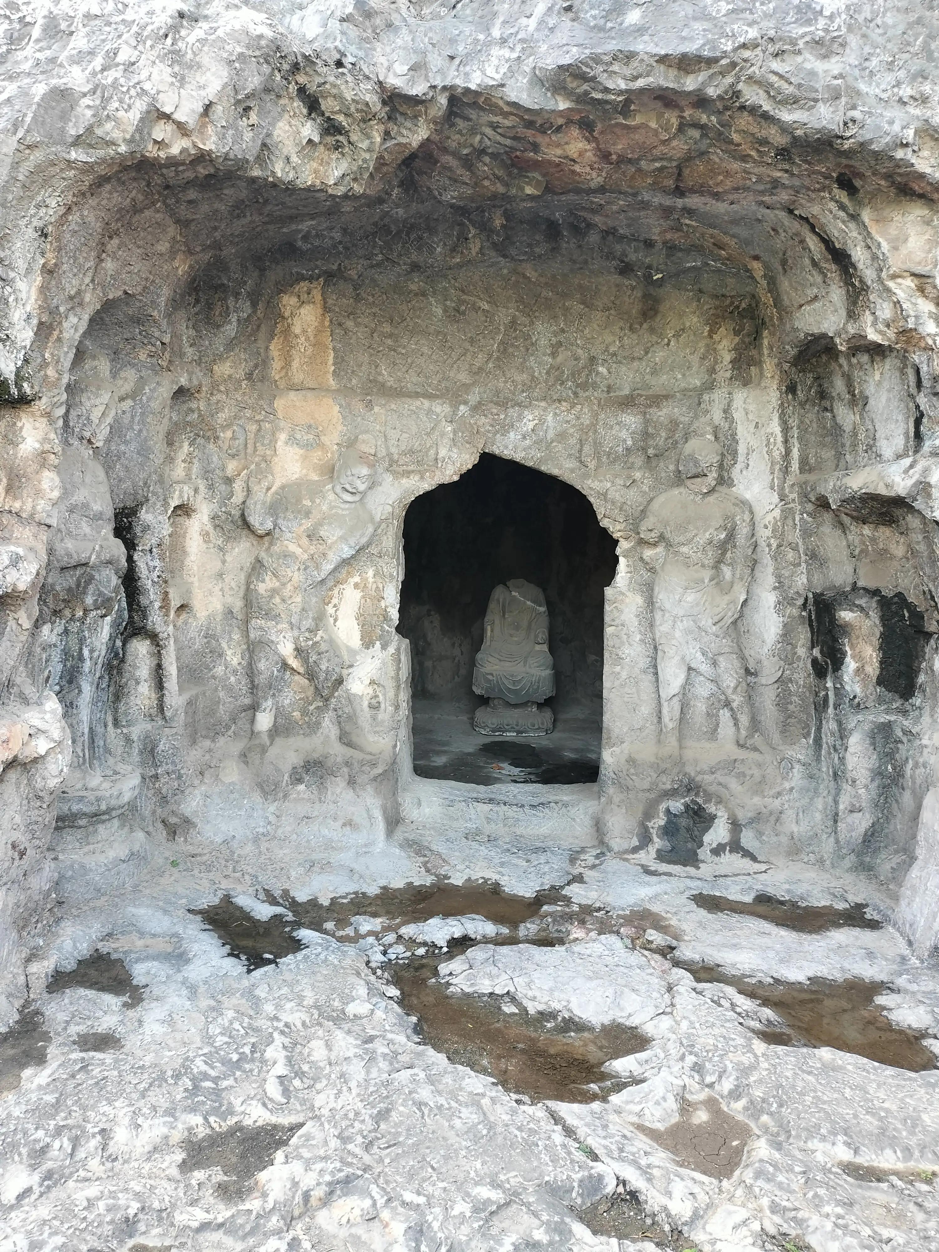 龙门石窟中国石刻艺术,龙门石窟被谁评为世界石刻最巅峰