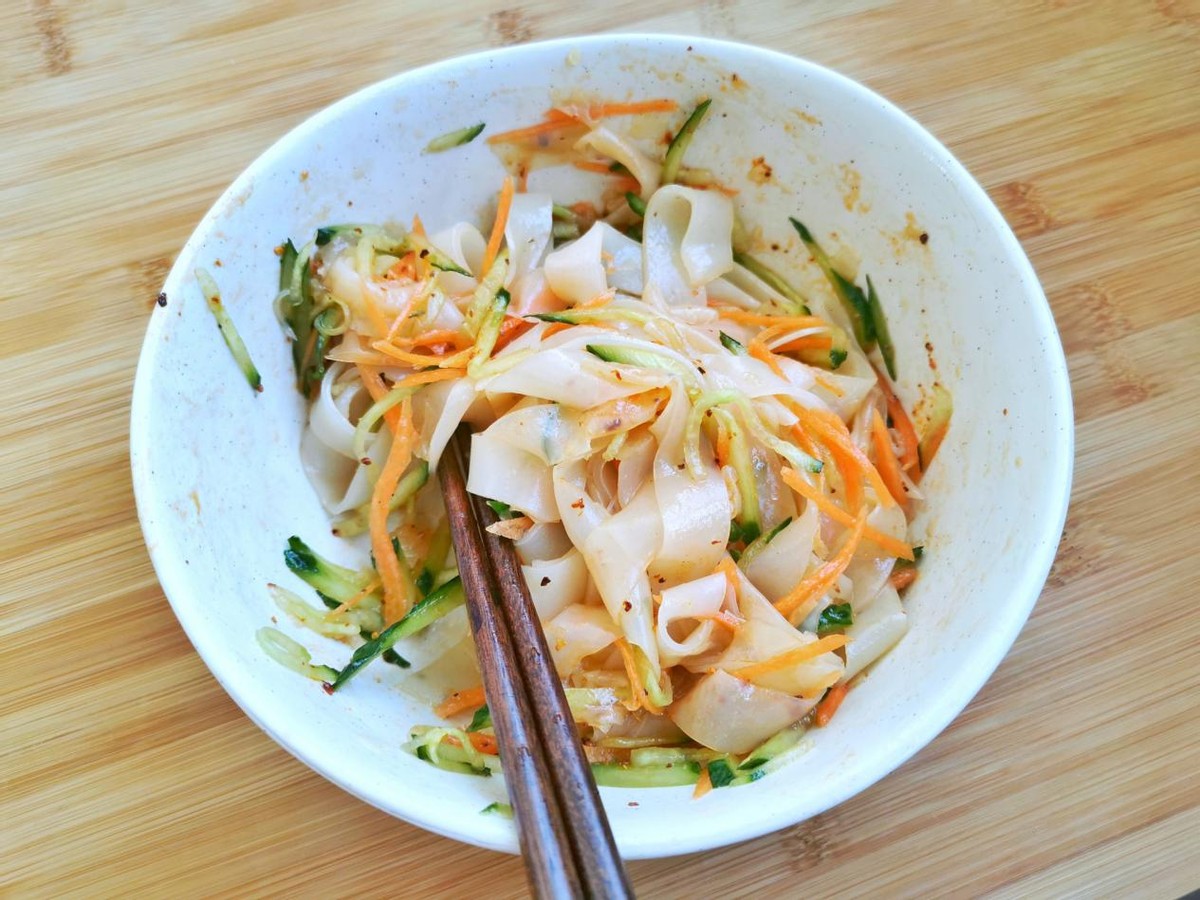 做凉皮里面加了什么淀粉,做凉皮加多少碱