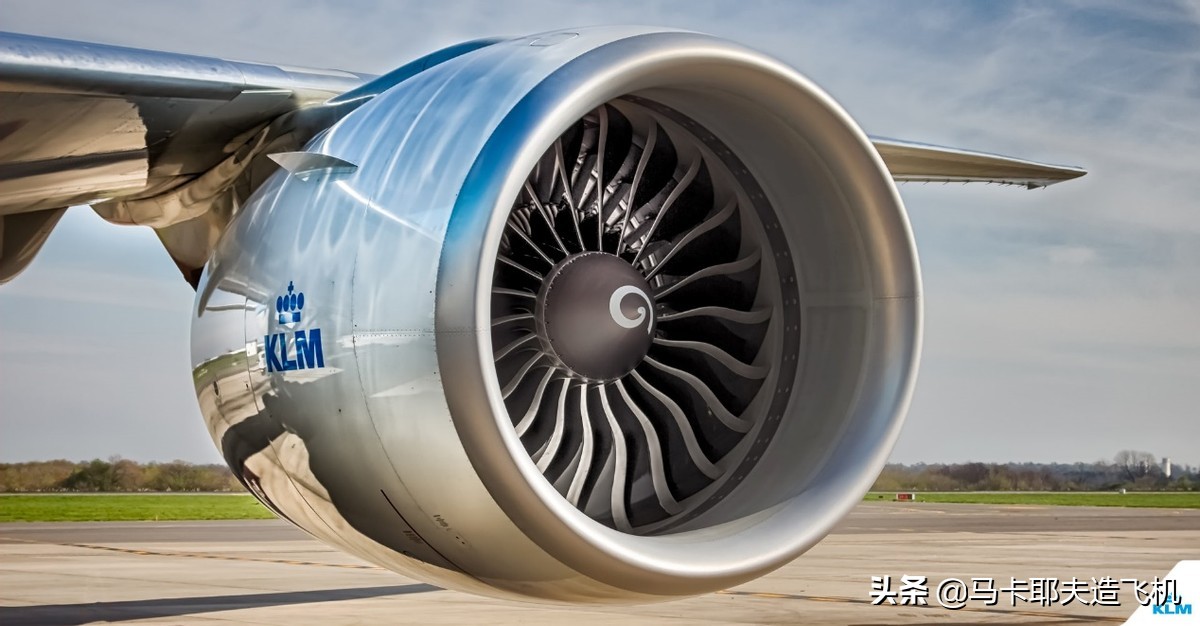 飞机转向是靠反推吗,飞机刹车主要靠反推吗